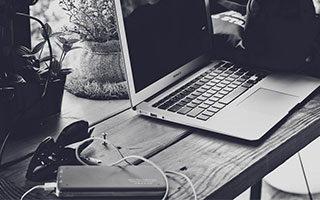 中国米兰体育-球迷对国足失利表达不满，球迷对国足的评价