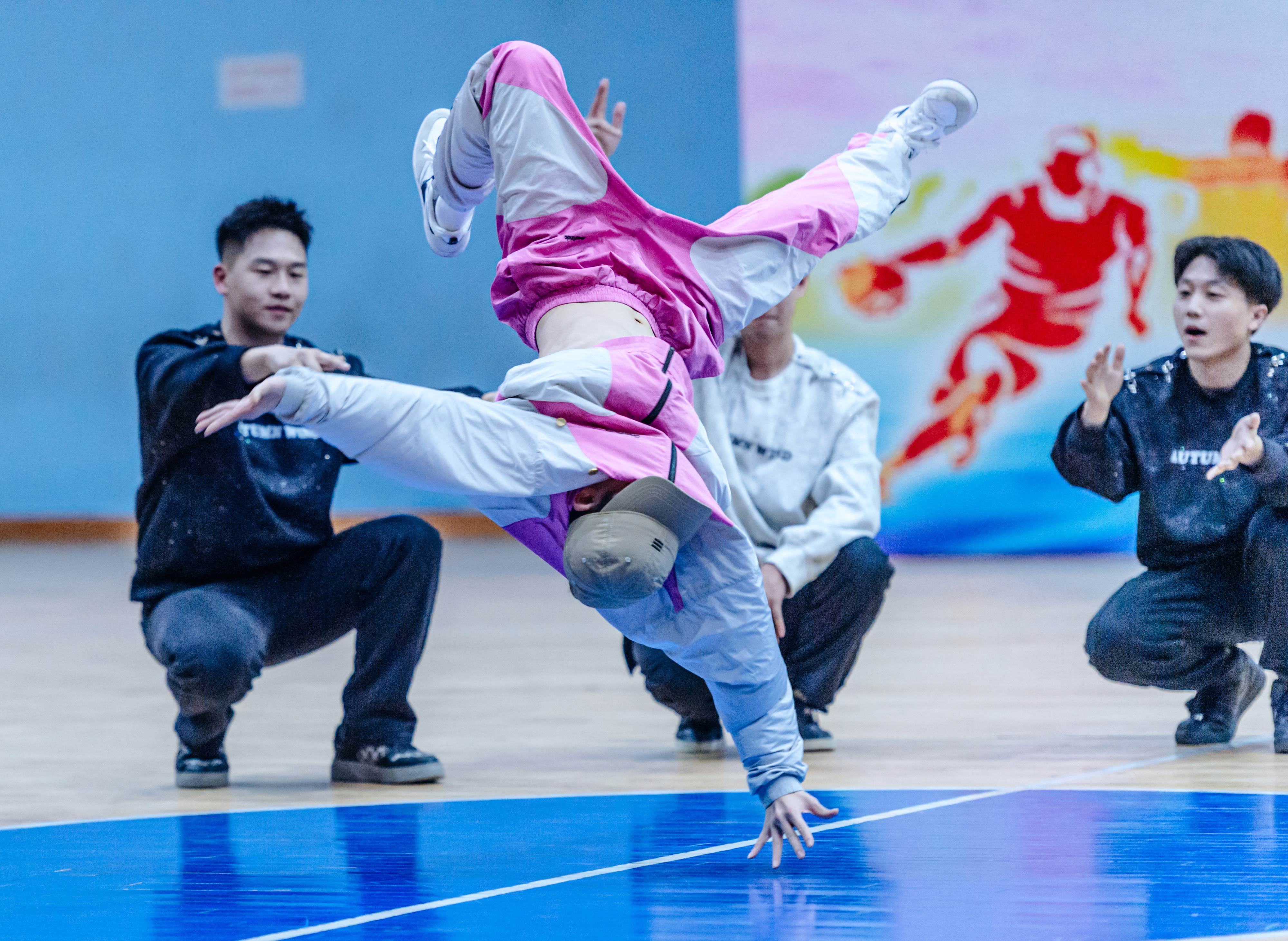 milan.com-包含传统槌球比赛，古典运动演绎新风格的词条