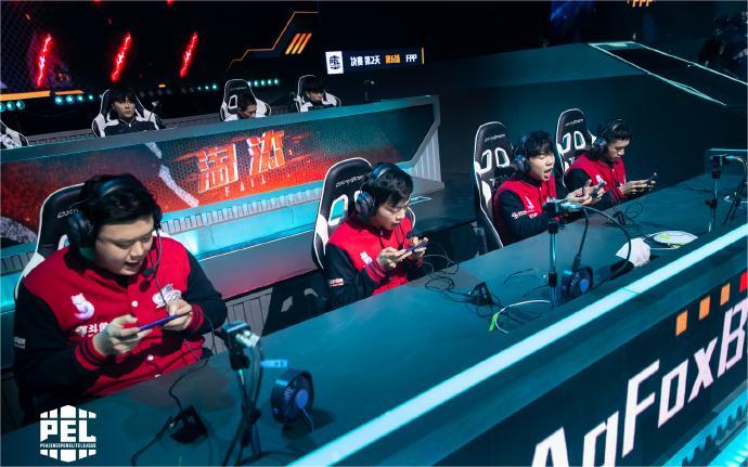 解说团队亮相全球电竞大赛，展现专业素养