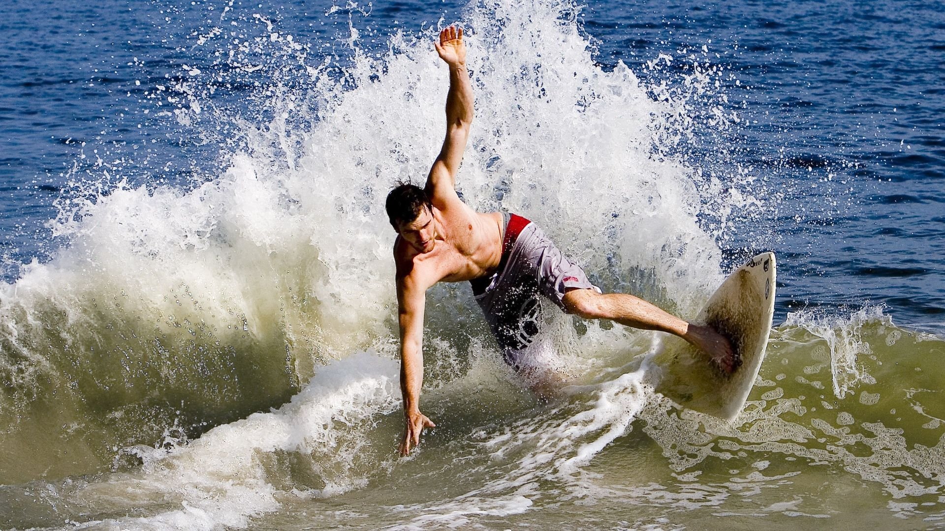 米兰体育APP官网-“明星对决——联盟Top5投手全场对垒，谁能笑到最后？”，明星对决综艺节目