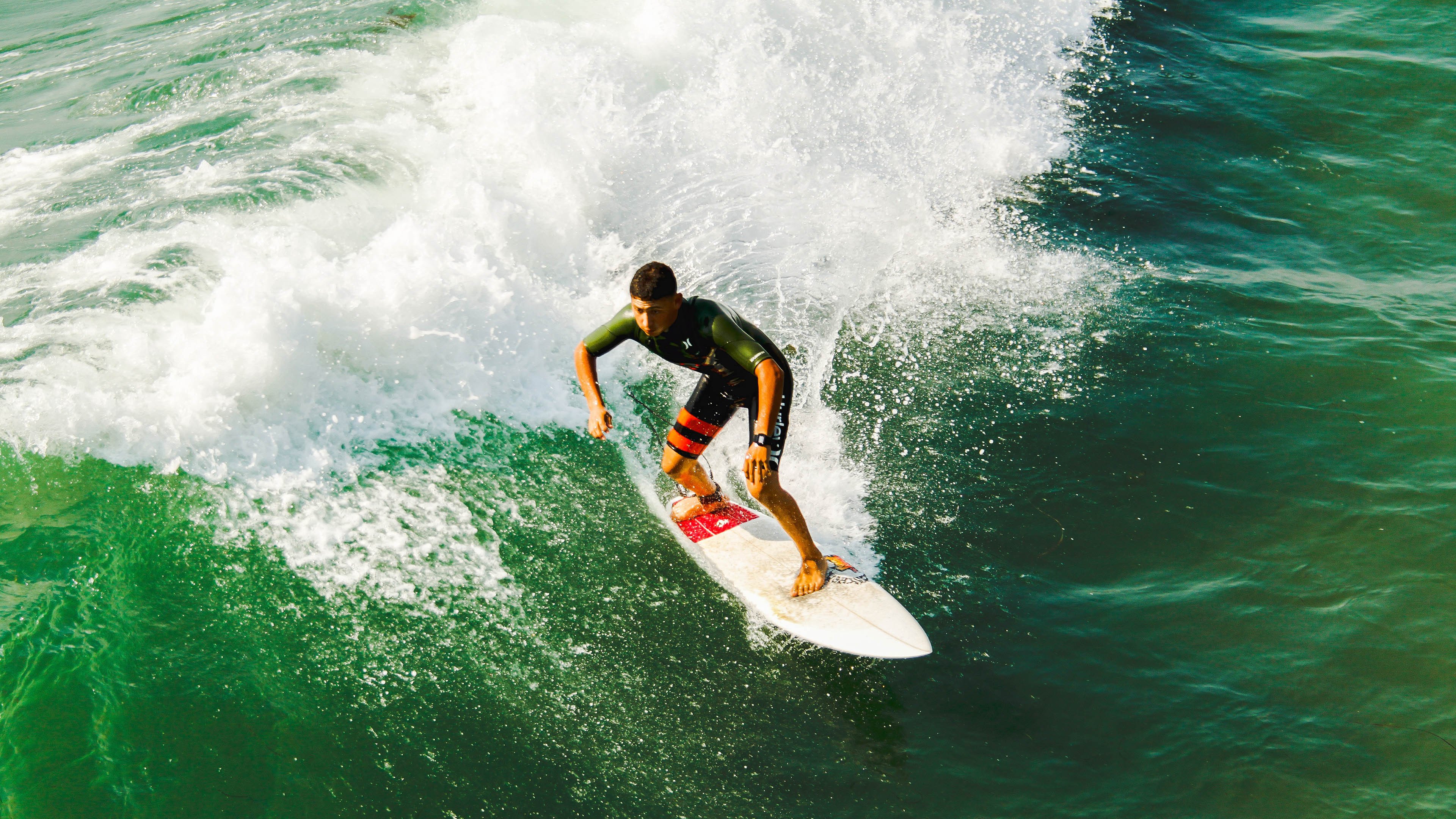 米兰体育网-英格兰骑手大卫·詹金斯在巴黎奥运会盛装舞步比赛中获得第十三名，创造个人最佳成绩。