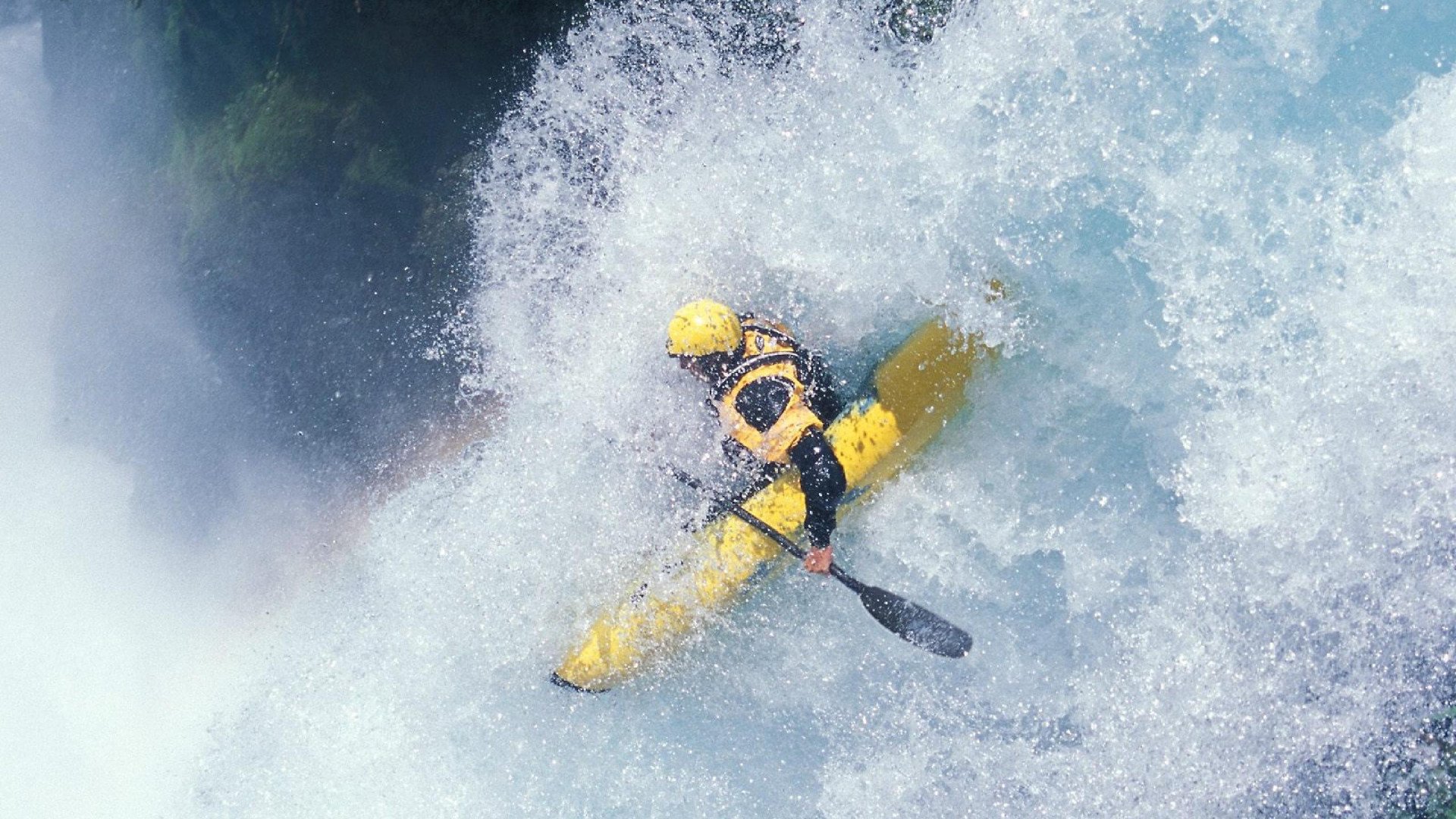 米兰体育APP官网-中澳接力赛后互相致意展风度，中澳之间